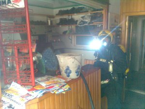 Extinguido un incendio  en una zapatería situada en el nº 7 de la Rúa Rinlo, en el Concello de Rianxo